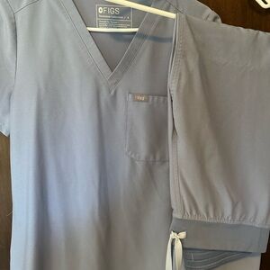 Figs vapor blues space dye small scrub set